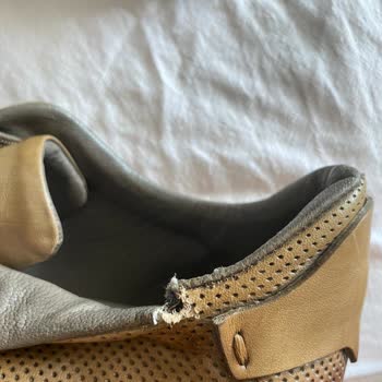 Bir Aylık Ayakkabı Yırtıldı Derimod İlgilenmiyor