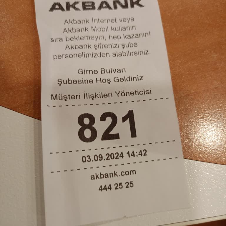Akbank İzmir Karşıyaka Şubesindeki Kötü Hizmet Ve Saygısız Davranış