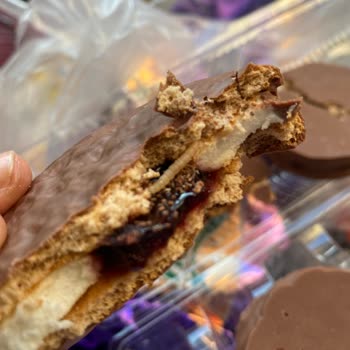 Ülker Halleyde Kurt Çıktı