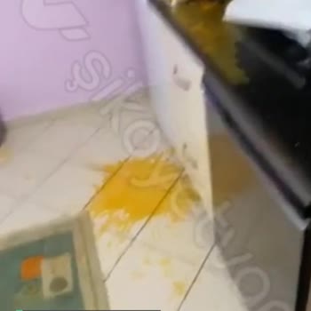 Getir Gelen Meyve Suyu Patladı Durduk Yere
