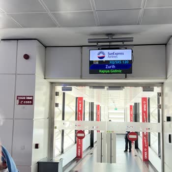 SunExpress Hava Yolları Habersiz Yere Fazla Bekletildik