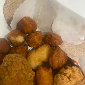 Beşiktaş KFC'de Hayal Kırıklığı: Yanık Patatesler Ve Kötü Hizmet
