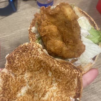 Beşiktaş KFC'de Hayal Kırıklığı: Yanık Patatesler Ve Kötü Hizmet