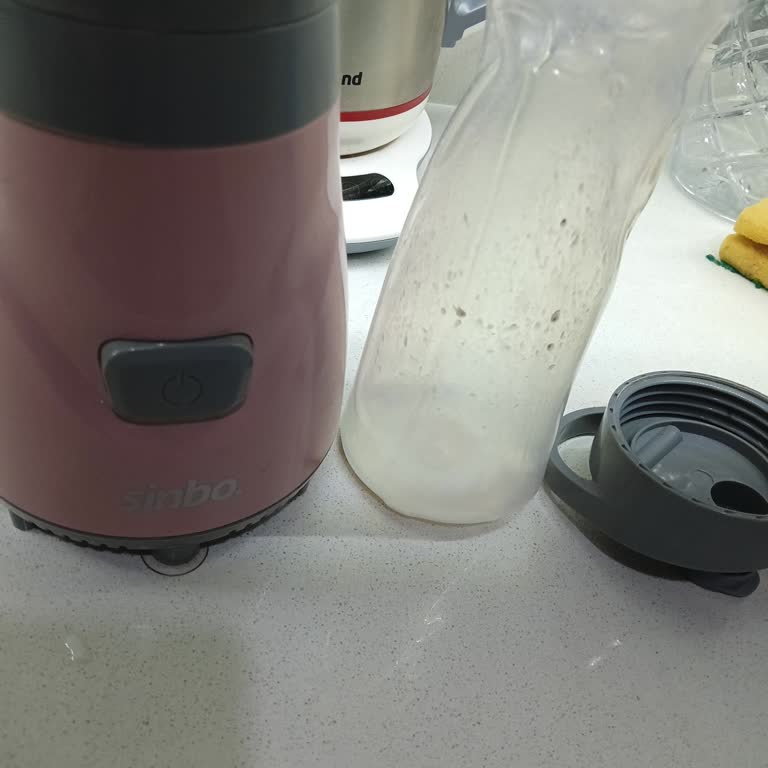 Sinbo Milkshake Makinesi Kabı Makinede Atılınca Bozuluyor