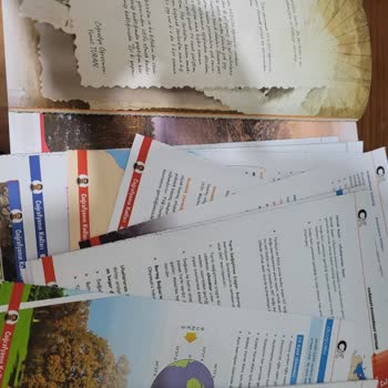 Kr Akademi Kitabı Sayfalar Tek Tek Kopuyor.