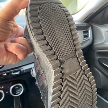 Adidas Ayakkabının Kalitesizliği Hayal Kırıklığı Yarattı