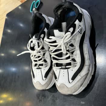 Skechers Pişmanlıktır 3 Ay İçinde Ayakkabı Çöp Oldu...