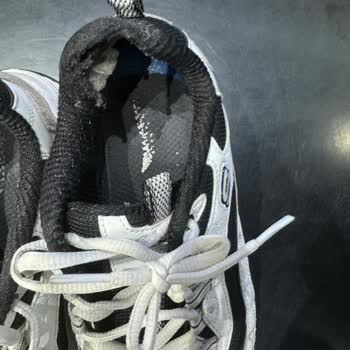 Skechers Pişmanlıktır 3 Ay İçinde Ayakkabı Çöp Oldu...