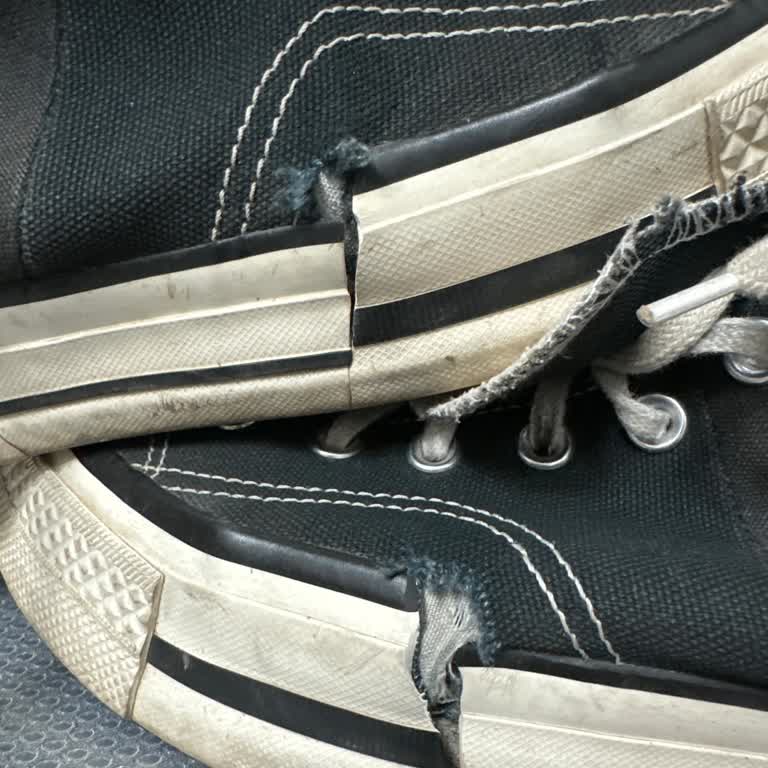 Converse Ayakkabısındaki Sorunu Kabul Etmiyor