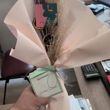 Taze Çiçek (tazecicek.com) Alakasız Çiçek İkinci Kez Yanlış Gelen Telafi Sipariş Eksik Ürün