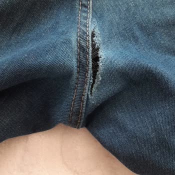 LCW Kot Pantolon 5 Giymede Yırtıldı