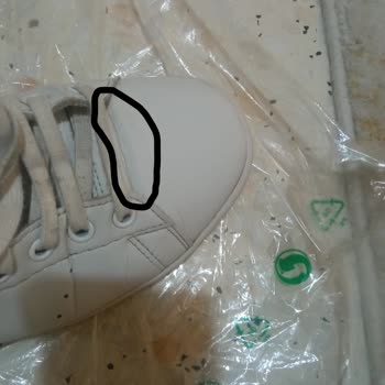 Adidas Üretim Hatası Ayakkabıyı Kullanıcı Hatası Diyerek İade Etti