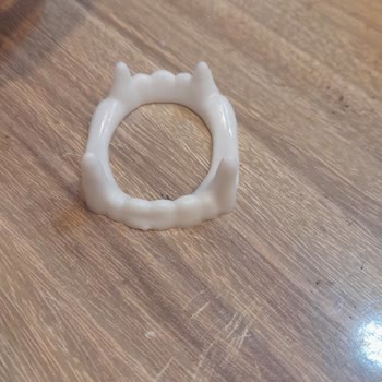 Dentalppluss (Facebook) Oyuncak Diş Gönderdi