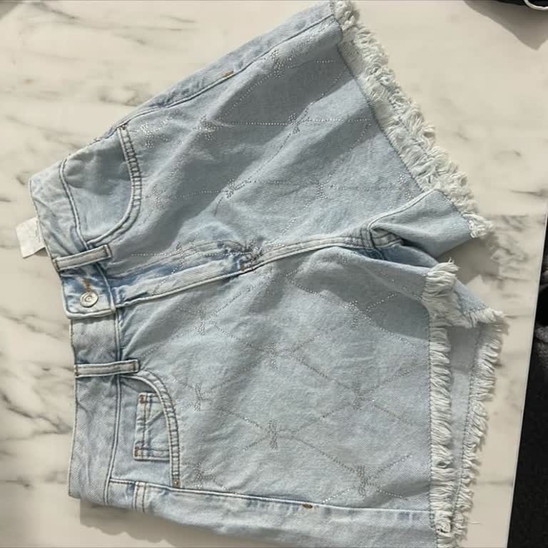 Dolap Kargomu Karıştırıp Beni Mağdur Ediyor