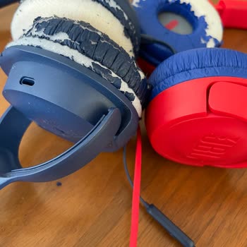 JBL JR310 Çocuk Kulaklığı - Kumaş Tehlikesi