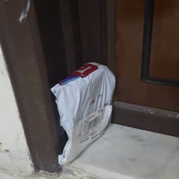 Aras Kargo Müşteri Aranmadan Kapıya Bırakılan Kargo