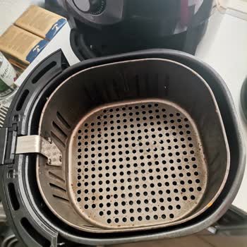 Kumtel Airfry XXL Hazne Kısmı Boyası Kalkıyor