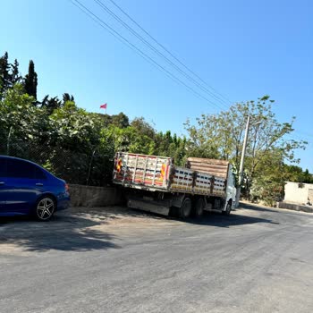 Marmaris Belediyesi Mahalle, TIR'LARIN Otoparkı Oldu.