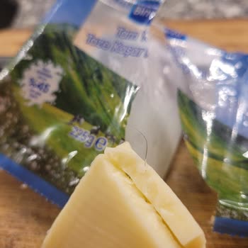 BİM Binvezir Peynirden Saç Çıktı