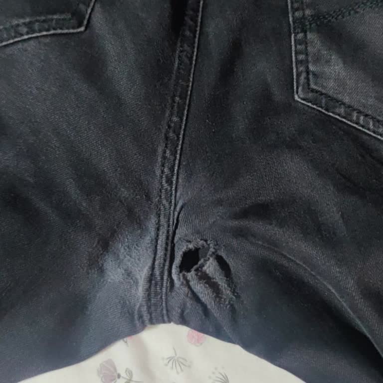 Mavi Pantolon Hiç Kaliteli Değil.