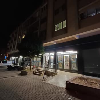 A101 Mağazasında Erken Kapanış Ve Koku Problemi
