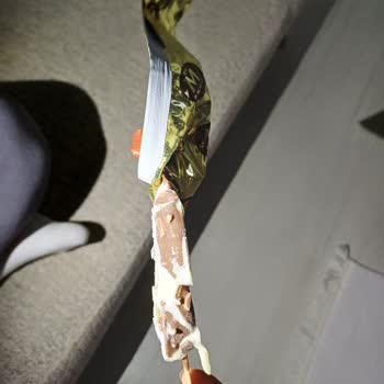 Magnum Değil Kağıt Magnum :) )