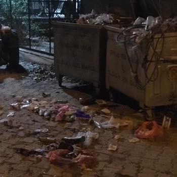 Çiftlikköy Belediyesi Çukurköy'e 1 Aydır Çöp Kamyonu Gelmiyor