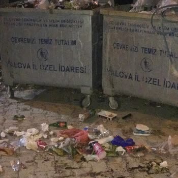 Çiftlikköy Belediyesi Çukurköy'e 1 Aydır Çöp Kamyonu Gelmiyor