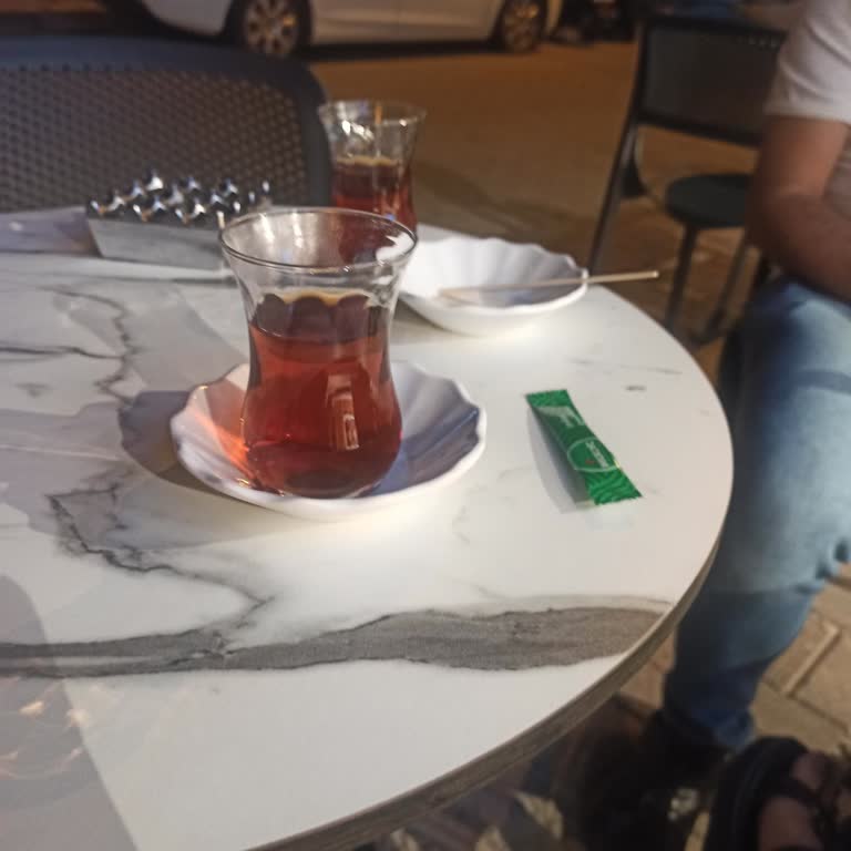 Nazilli Milklaç Çay Bardağını Parayla Sattı