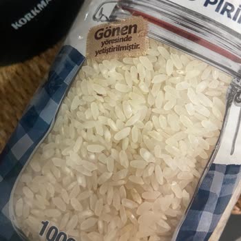 Migros Markalı Pirinç'in İçerisinde Böcekler Dolaşıyor