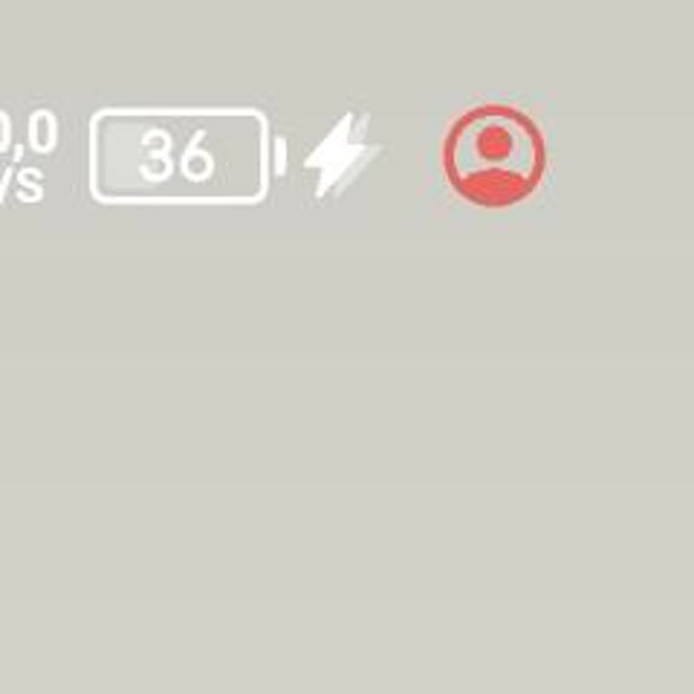 Tecno Mobile Sağ Üst Köşede İnsan Silüeti Var
