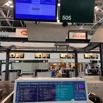 SunExpress Hava Yolları Havalimanında Biniş Kartı İçin Yolcuya Ek Ücret Ödetilmesi