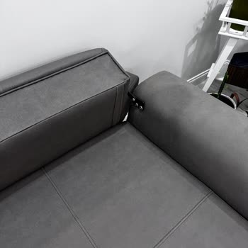 Ergül Mobilya Koltuklarında Kumaşlarda Renk Solması Mevcut