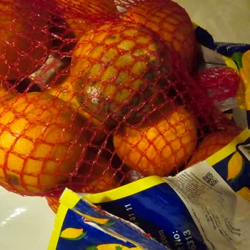 Migros Hemen Siparişimde Çürük Ve Böcekli Portakal Getirildi
