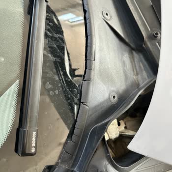 BMW 116 D Cam Izgara Kalitesizliği