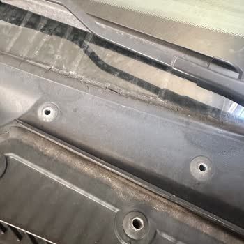 BMW 116 D Cam Izgara Kalitesizliği