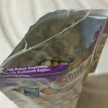 Simbat Kuruyemiş Kuruyemişten Örümcek Ağı Çıktı.