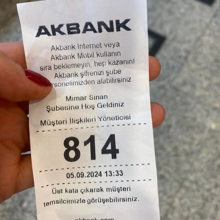 Akbank, Tanıdığınız Varsa Sıranın Önemi Yok!