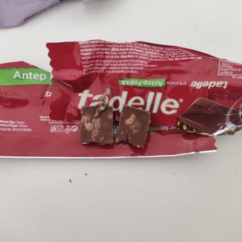 Tadelle Antep Fıstıklı Çikolata İçinden Yabancı Madde Çıktı!