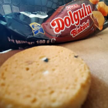 A101 Xroll Marka Bisküvinin Hamurunda Siyahlıklar Var Ve Çok Kötü Kokuyor!