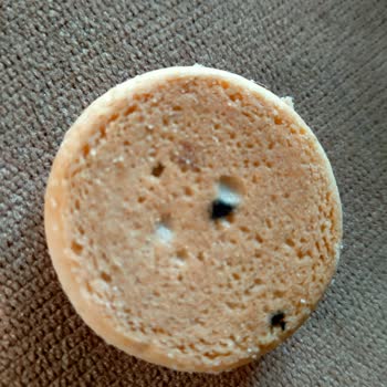 A101 Xroll Marka Bisküvinin Hamurunda Siyahlıklar Var Ve Çok Kötü Kokuyor!