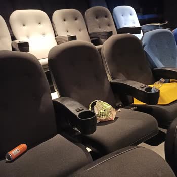 Paribu Cineverse Bu Şekilde Bir Sinema Salonu Olmamalı