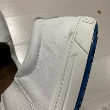 Form Medikal Birkenstock Kullanılmış Ayakkabı Gönderdi