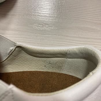 Form Medikal Birkenstock Kullanılmış Ayakkabı Gönderdi