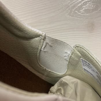 Form Medikal Birkenstock Kullanılmış Ayakkabı Gönderdi