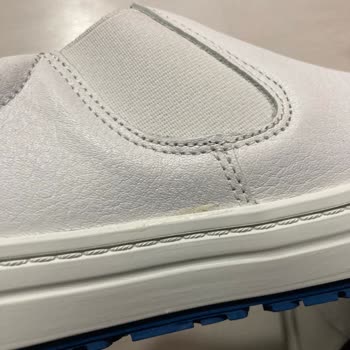 Form Medikal Birkenstock Kullanılmış Ayakkabı Gönderdi