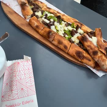 Sahrayıcedit Murat Karadeniz Pide Salonunda Saygısız Ve Kalitesiz Hizmet!