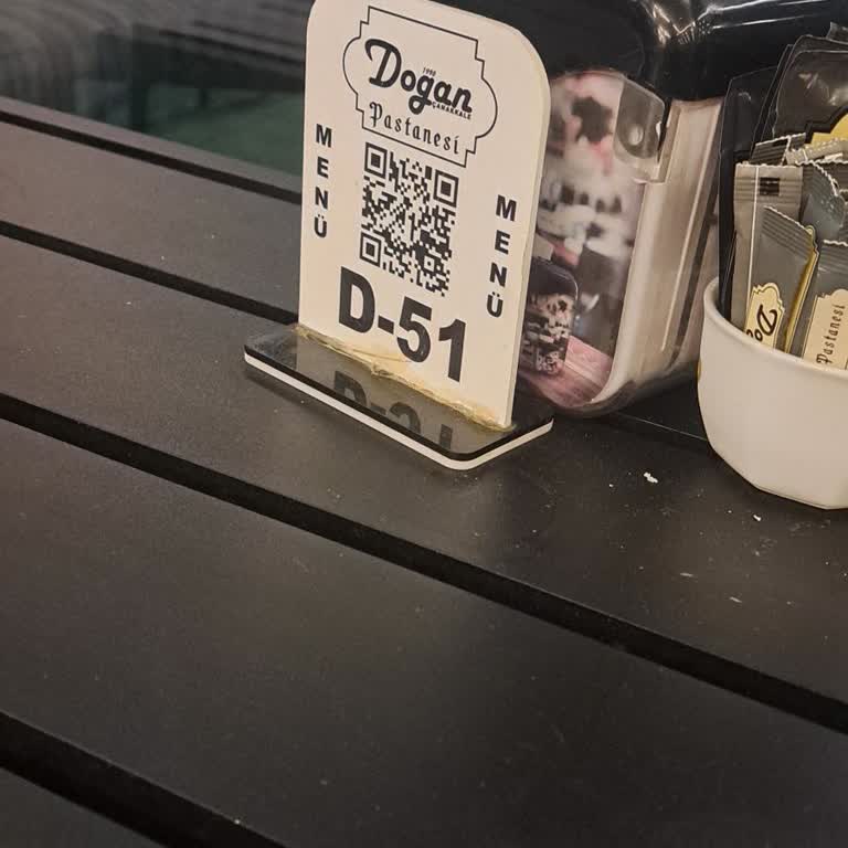 Doğan Pastanesi Çanakkale Aşırı Şekilde Duman Ve Koku!