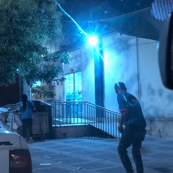 Baylan Toptan Market Saygısızlık Suratsızlık Suratıyla İnsan Dövme