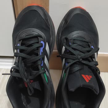 Adidas Runfalcon 3.0 Siyah Spor Ayakkabı File Ve Taban Aşınması